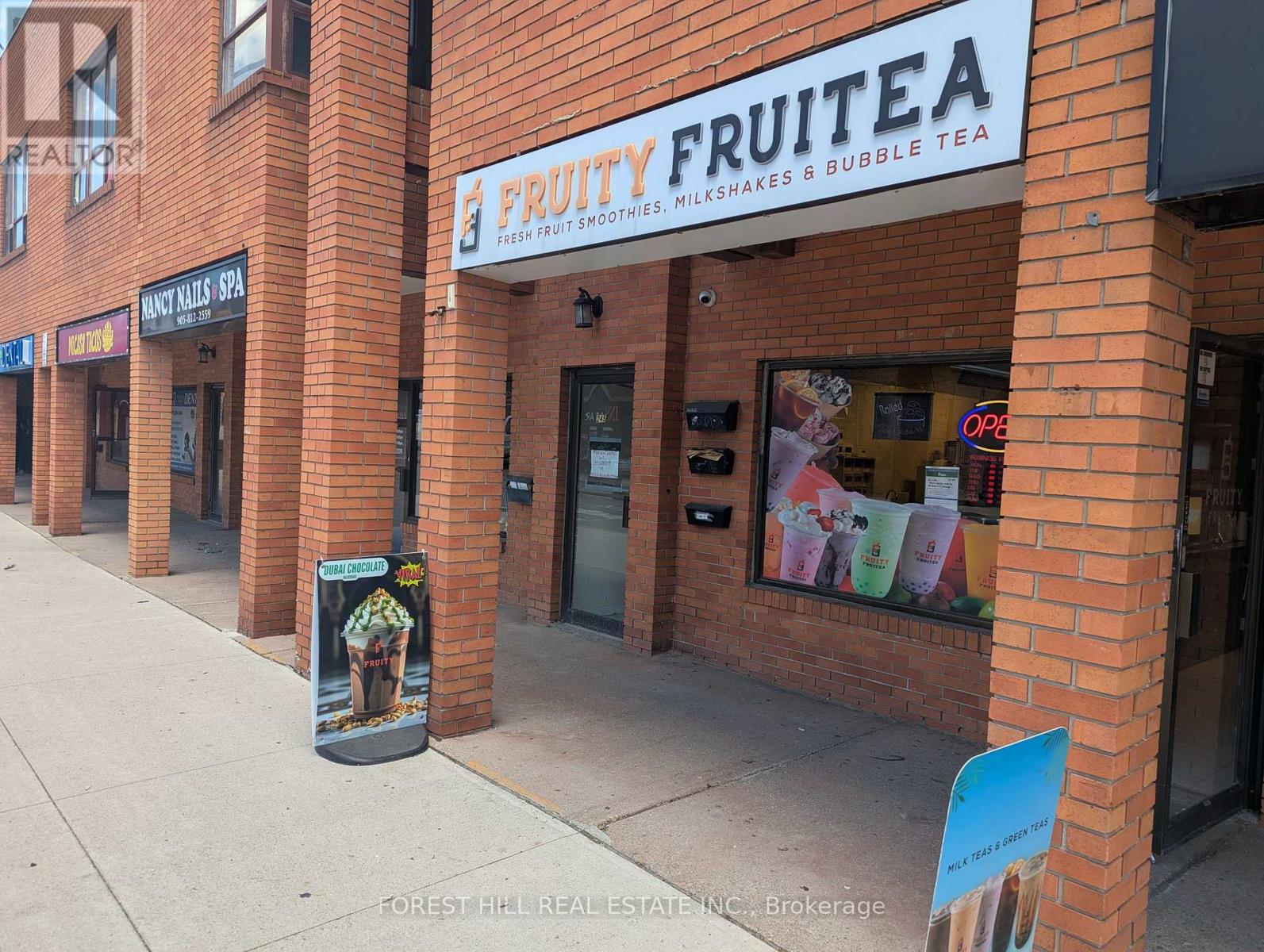 6 - 245 QUEEN STREET S