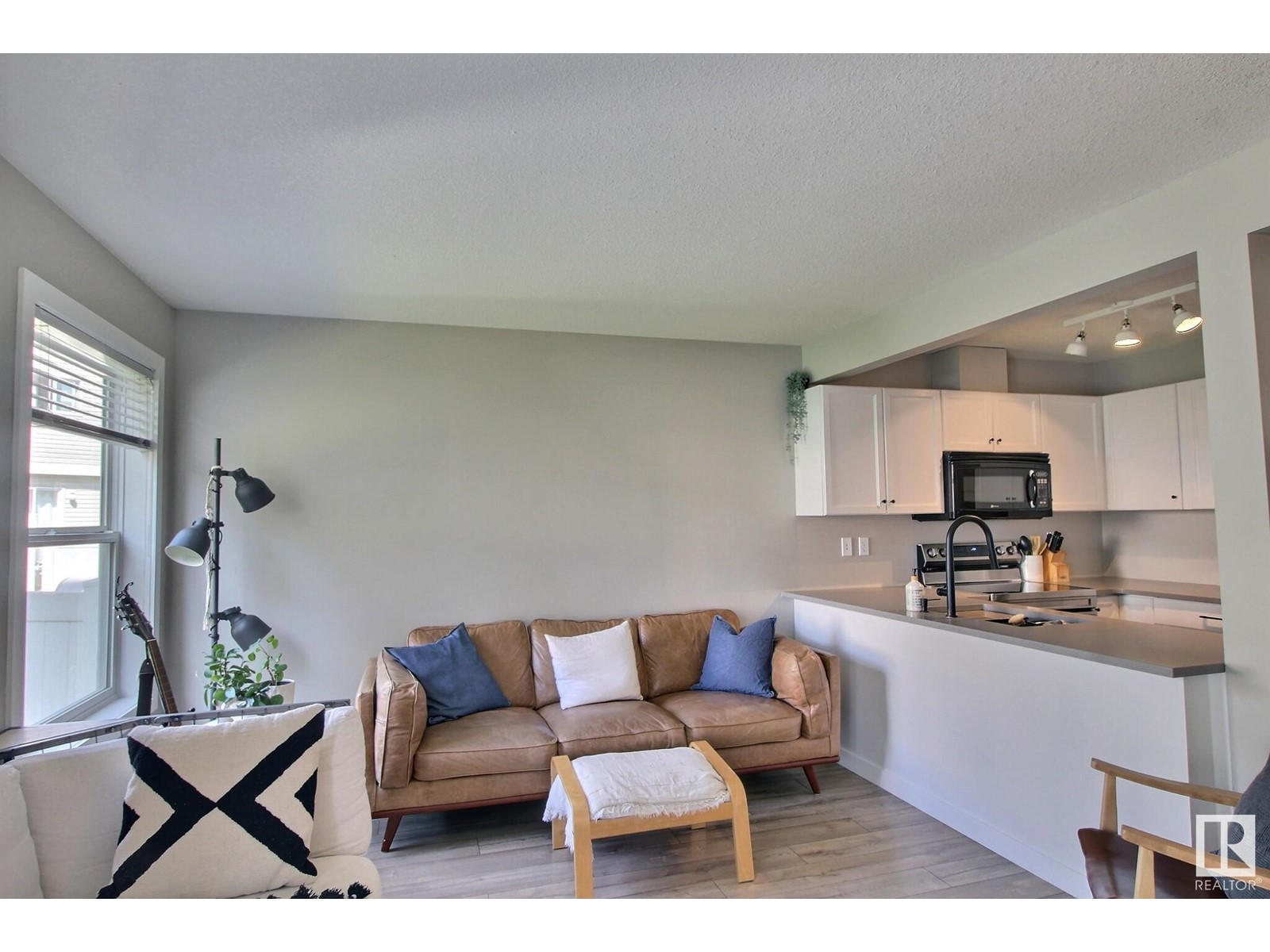 #120 150 EDWARDS DR SW