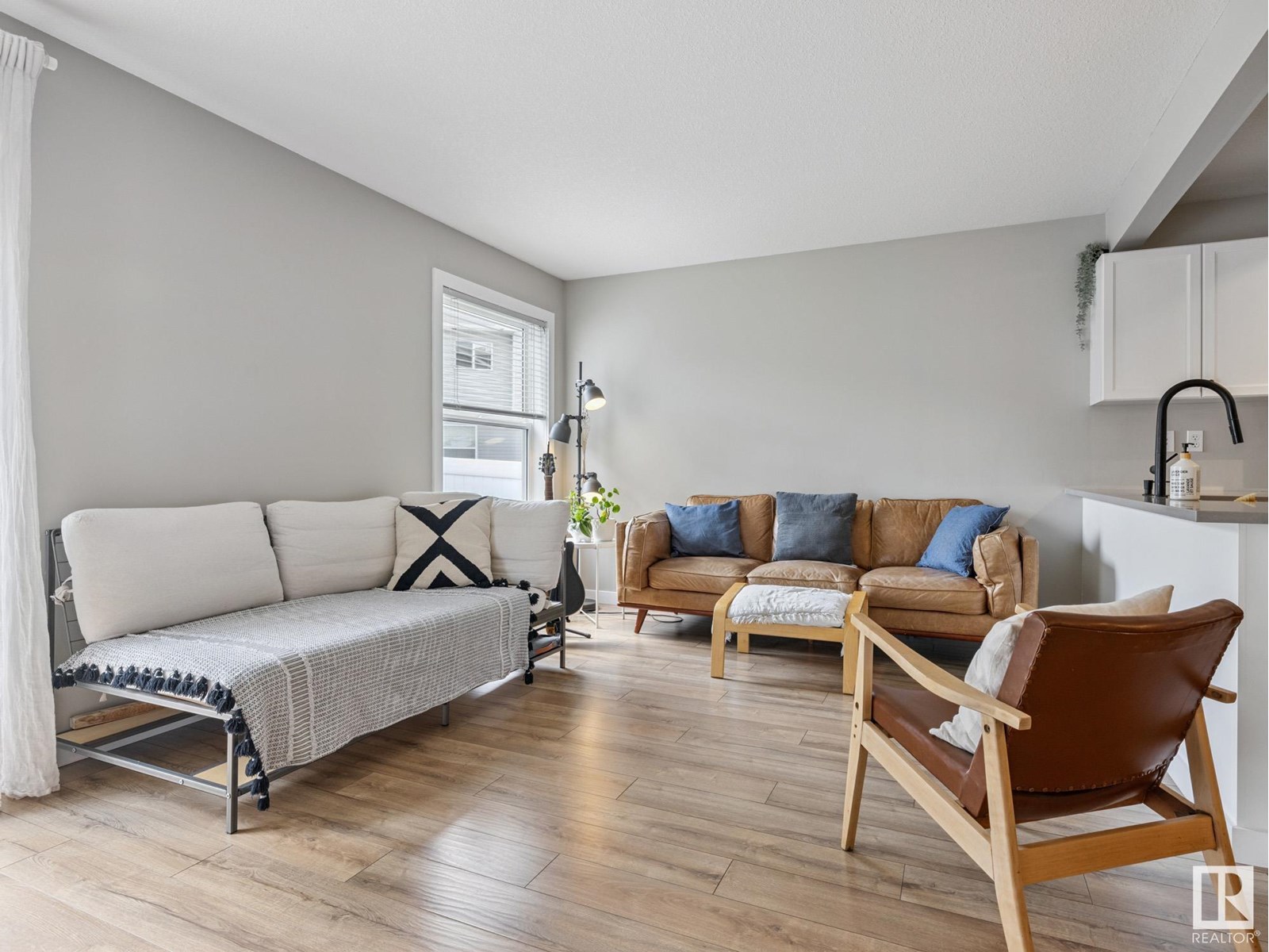 #120 150 EDWARDS DR SW