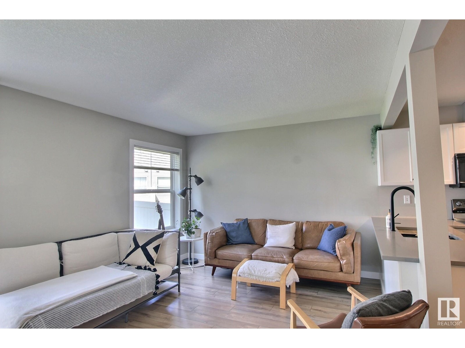 #120 150 EDWARDS DR SW