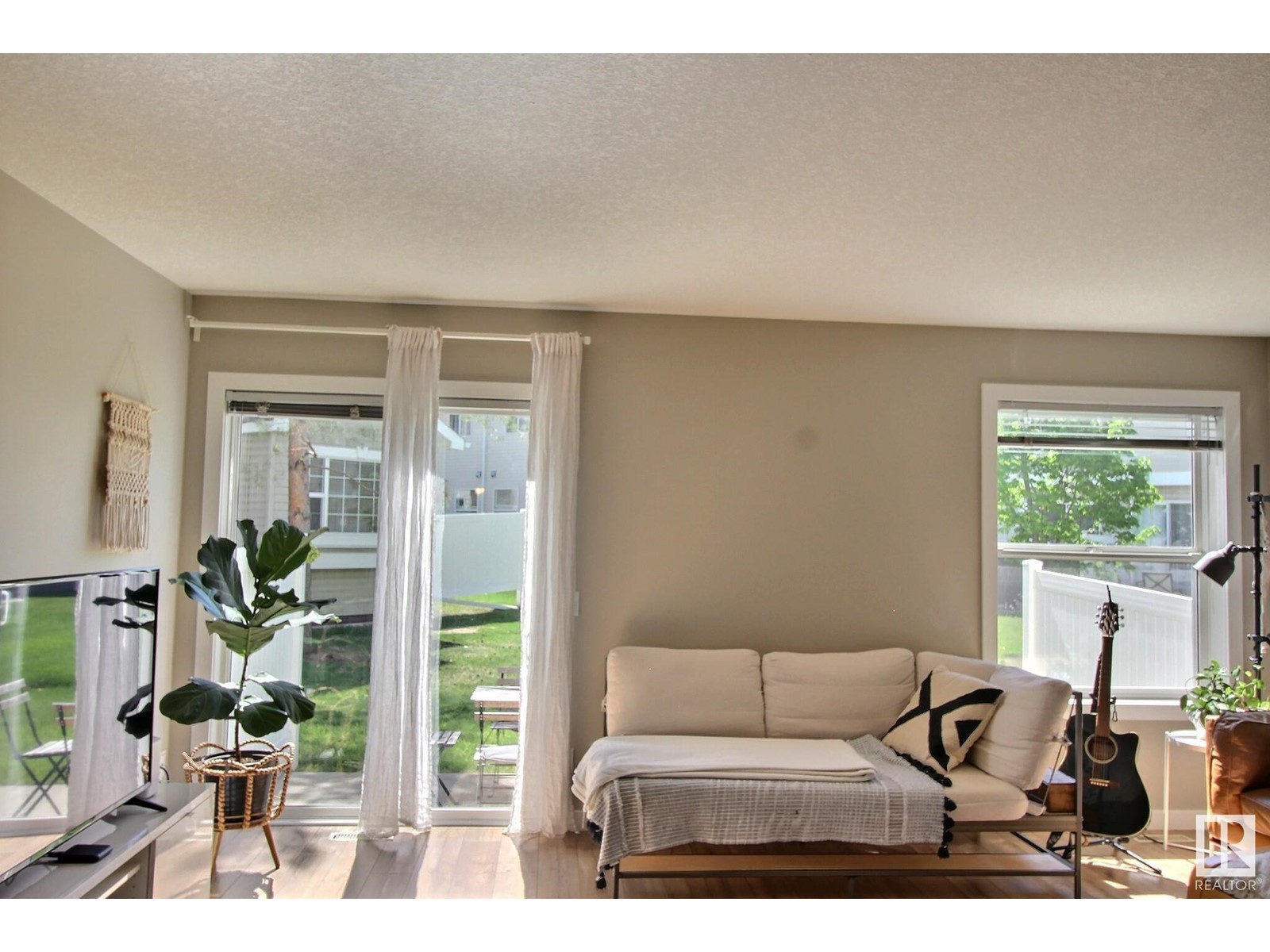#120 150 EDWARDS DR SW