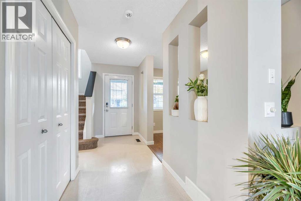 84 Evermeadow Manor SW