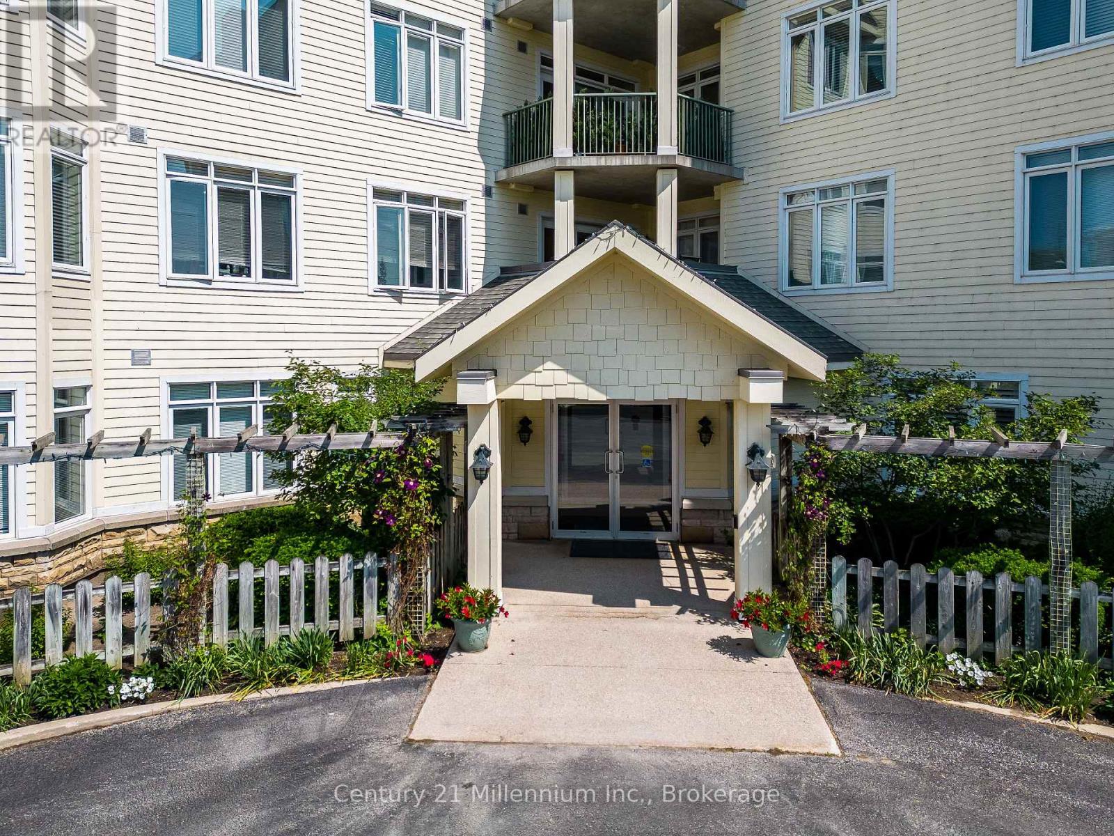 407 - 10 BAY STREET E