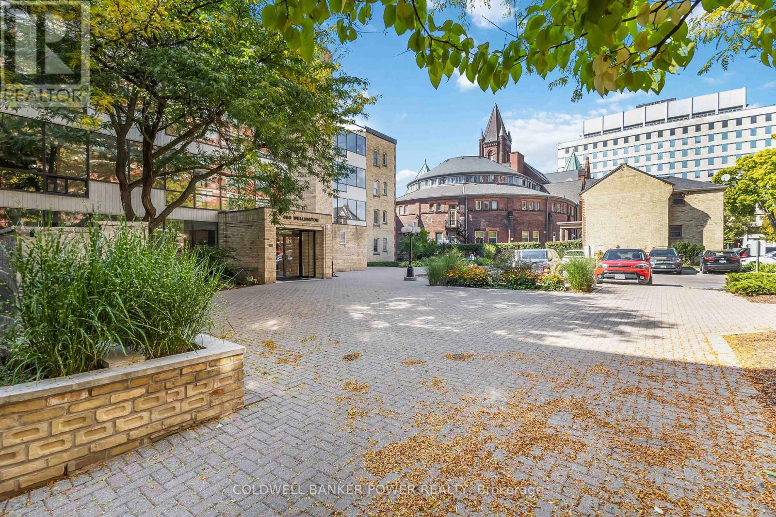 308 - 460 WELLINGTON STREET