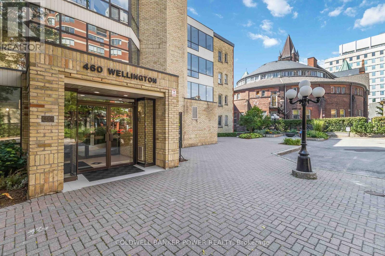 308 - 460 WELLINGTON STREET