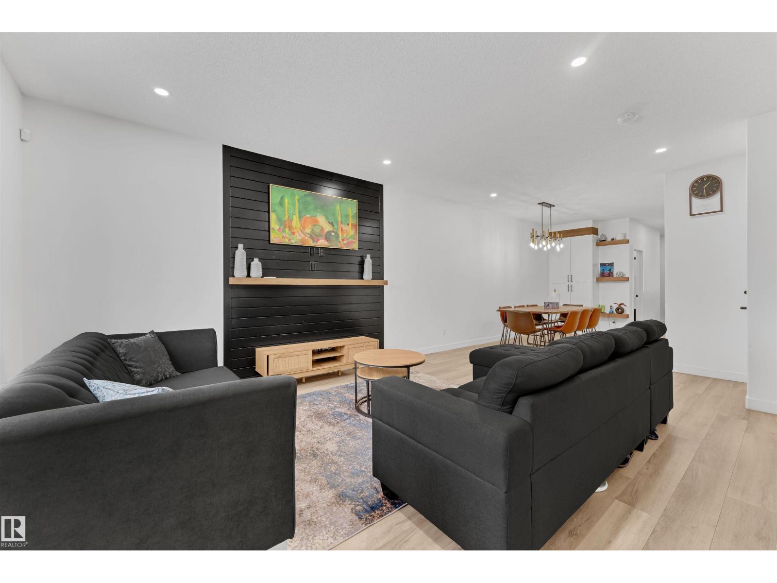 217 CHARLESWORTH DR SW