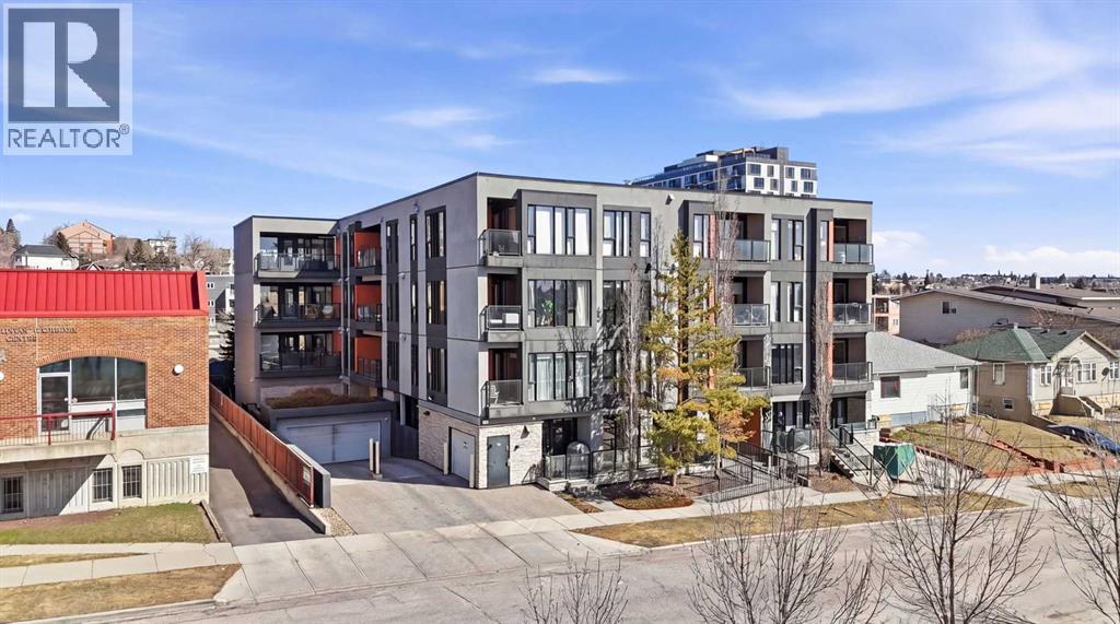 105, 414 Meredith Road NE