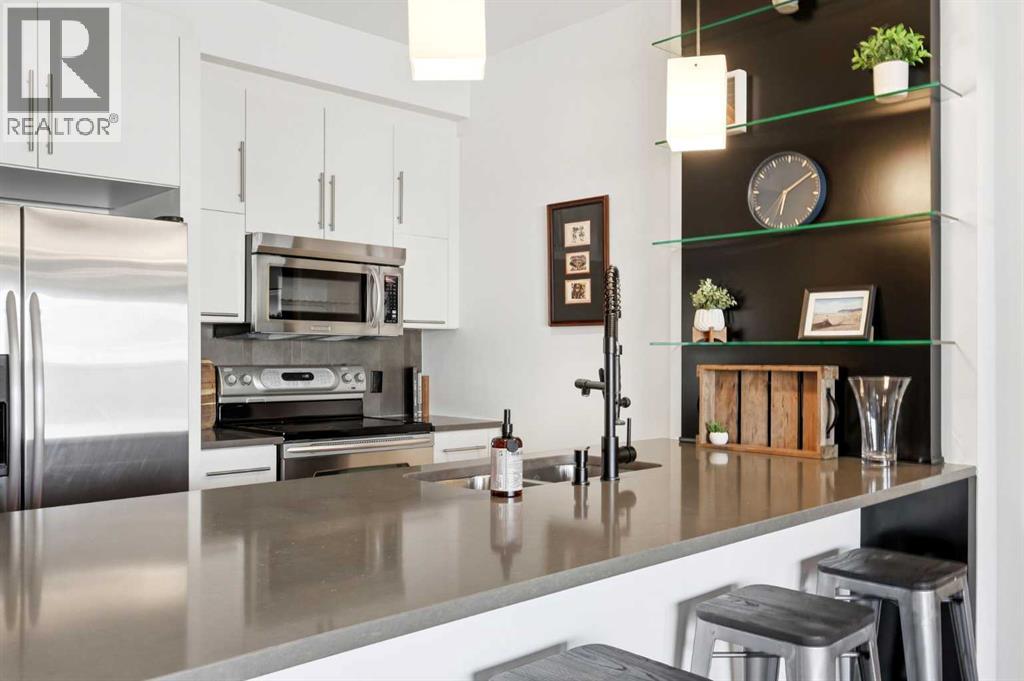 105, 414 Meredith Road NE