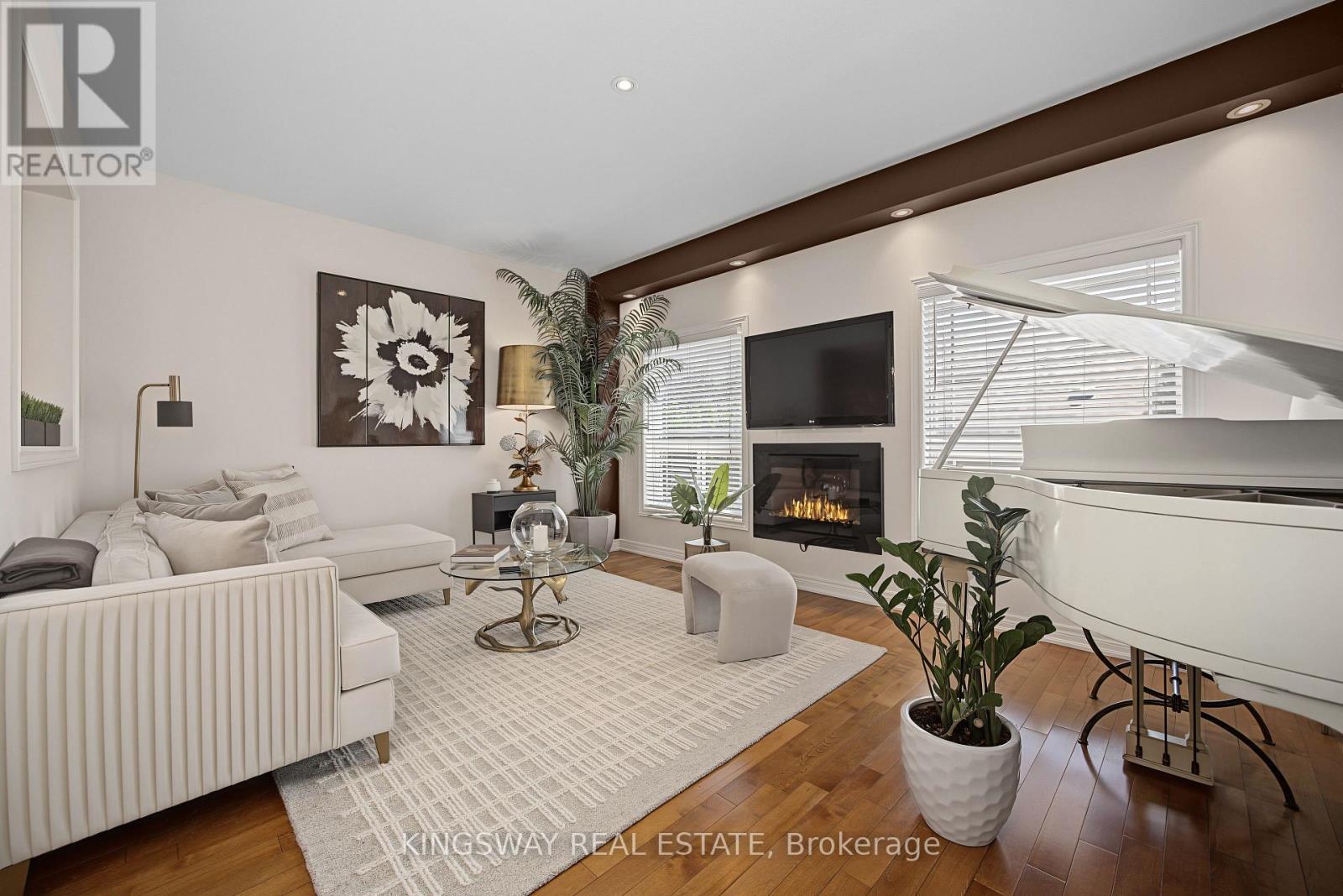 11 - 218 PLAINS ROAD E