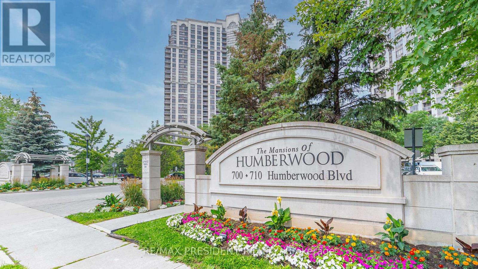 602 - 710 HUMBERWOOD BOULEVARD