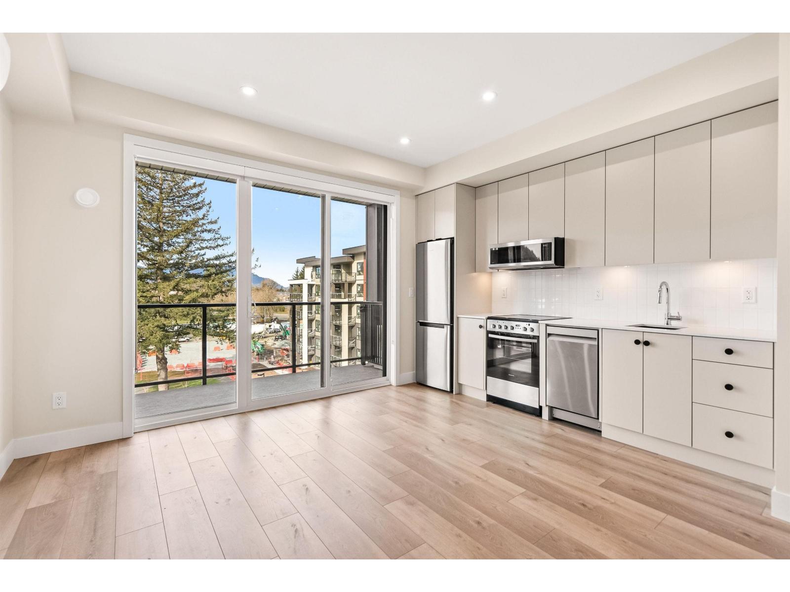 604 45497 CAMPUS DRIVE|Garrison Crossing