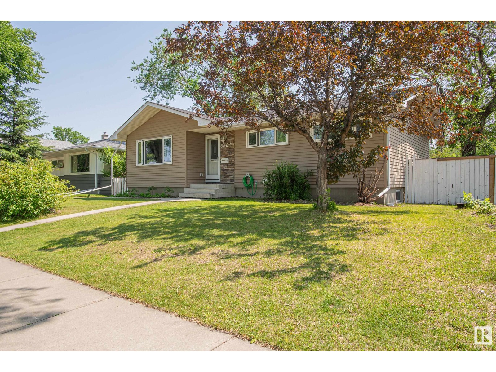 8803 160 ST NW