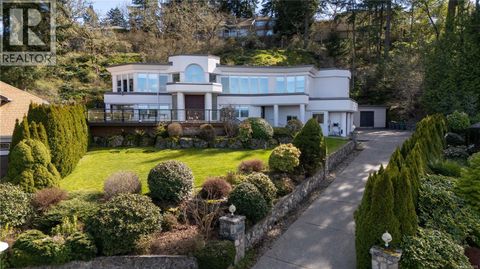 1087 Totemwood Lane Saanich BC V8X5E3