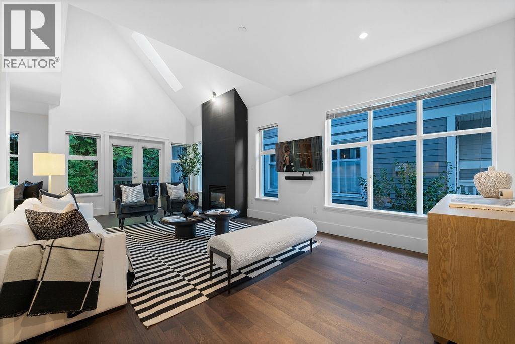 3761 EDGEMONT BOULEVARD