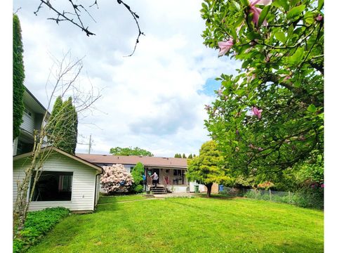 420 BEAR AVENUE|Harrison Hot Springs Harrison Hot Springs BC V0M1K0