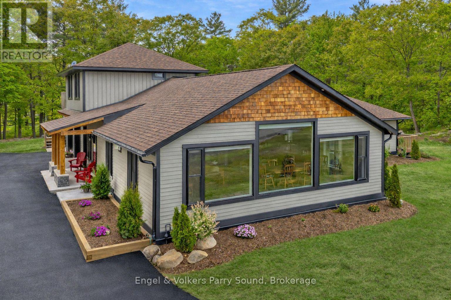 49 REGENCY DRIVE