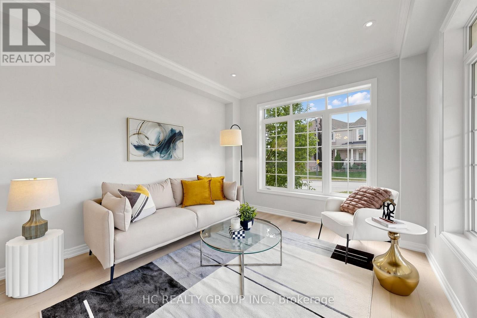 2 APPLE GROVE COURT