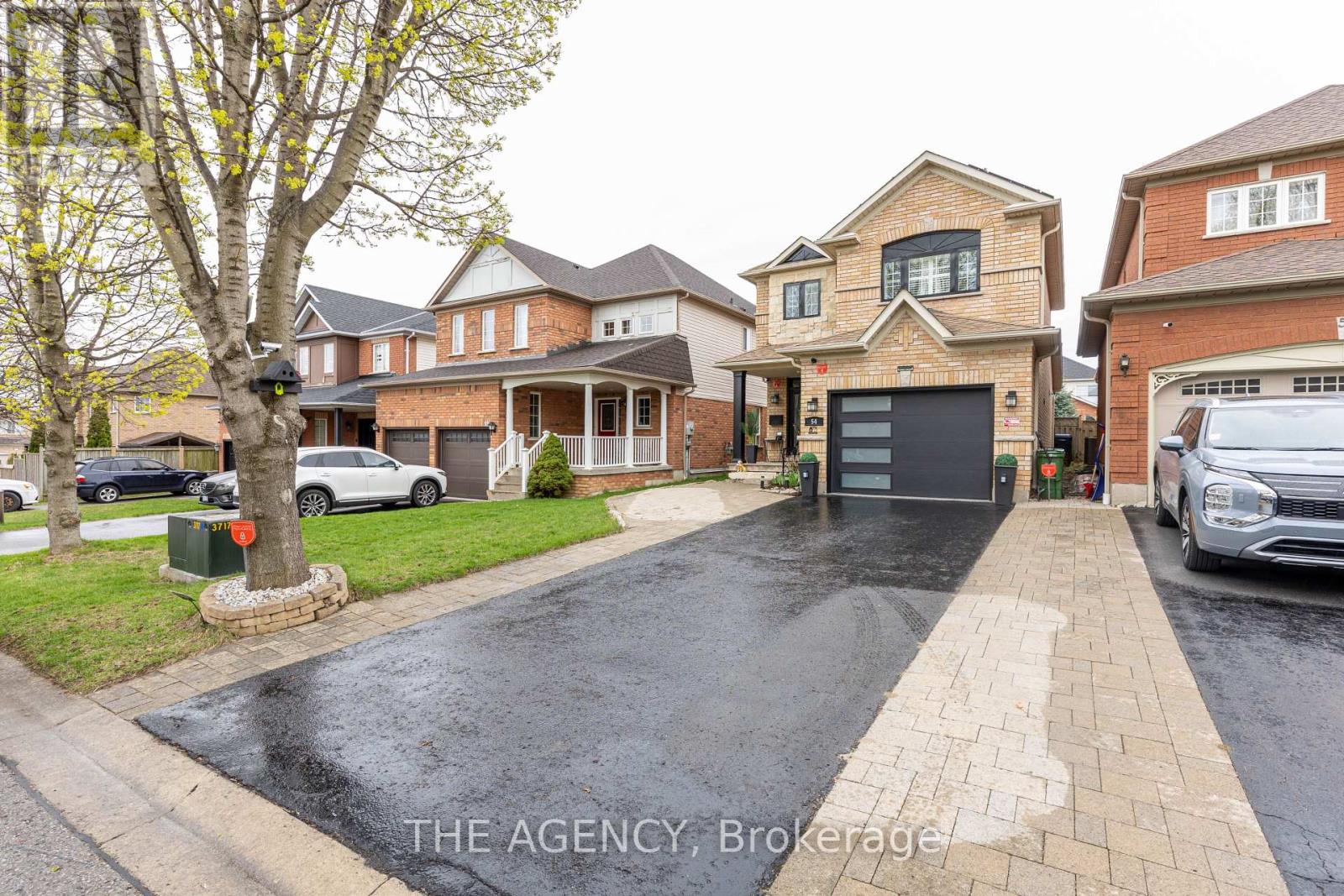 Photo 1 of 42 — 54 THAMES DRIVE, Whitby (Rolling Acres), ON L1R2R1