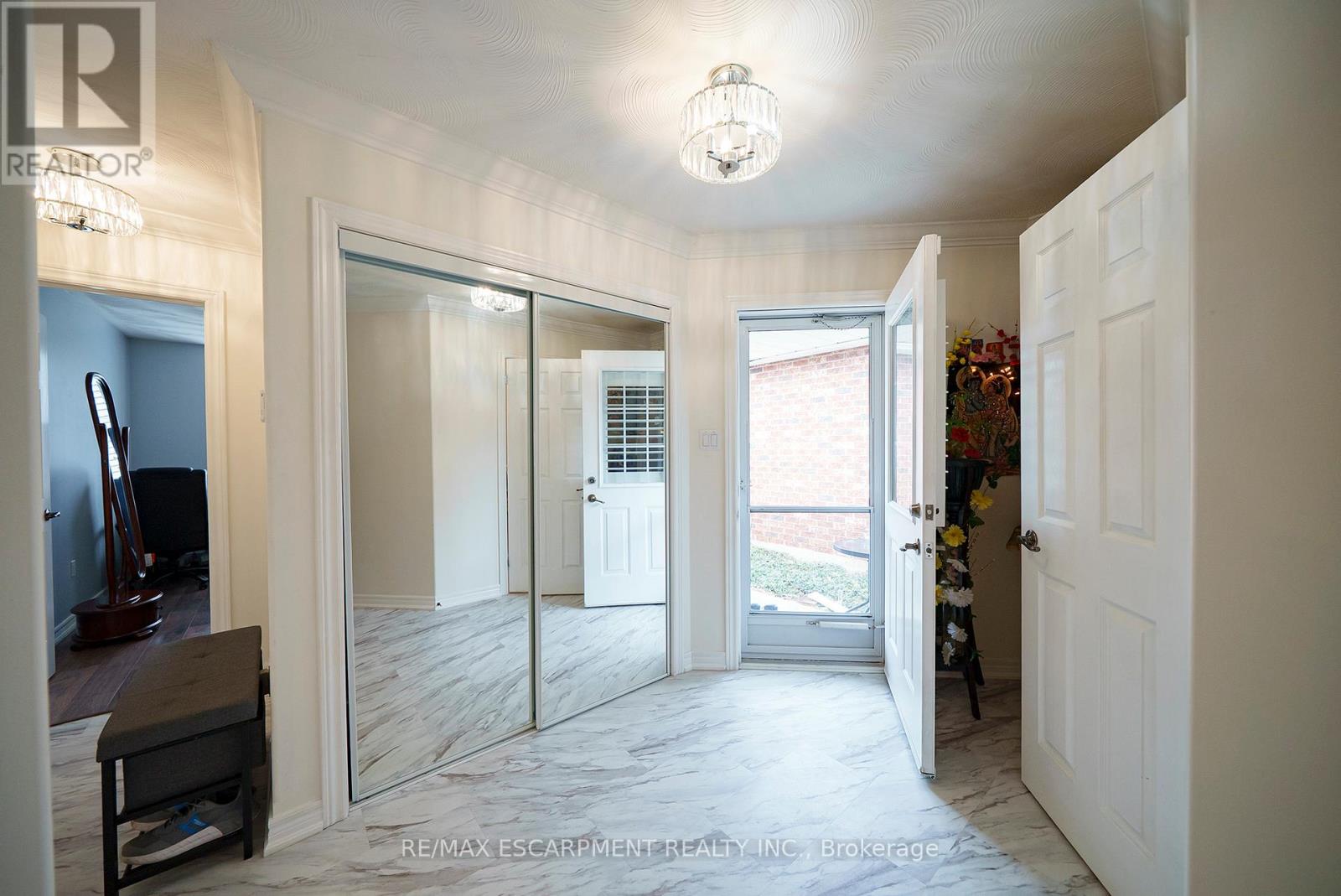 4 - 115 GLENWOOD DRIVE