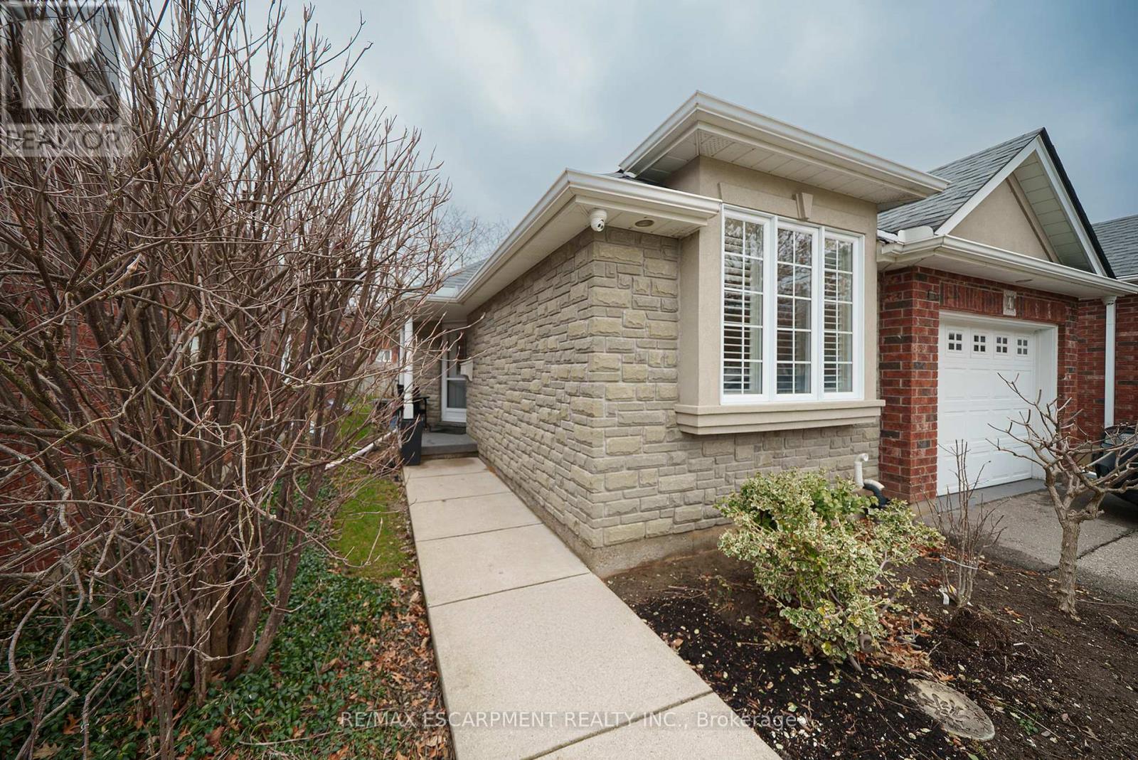 4 - 115 GLENWOOD DRIVE