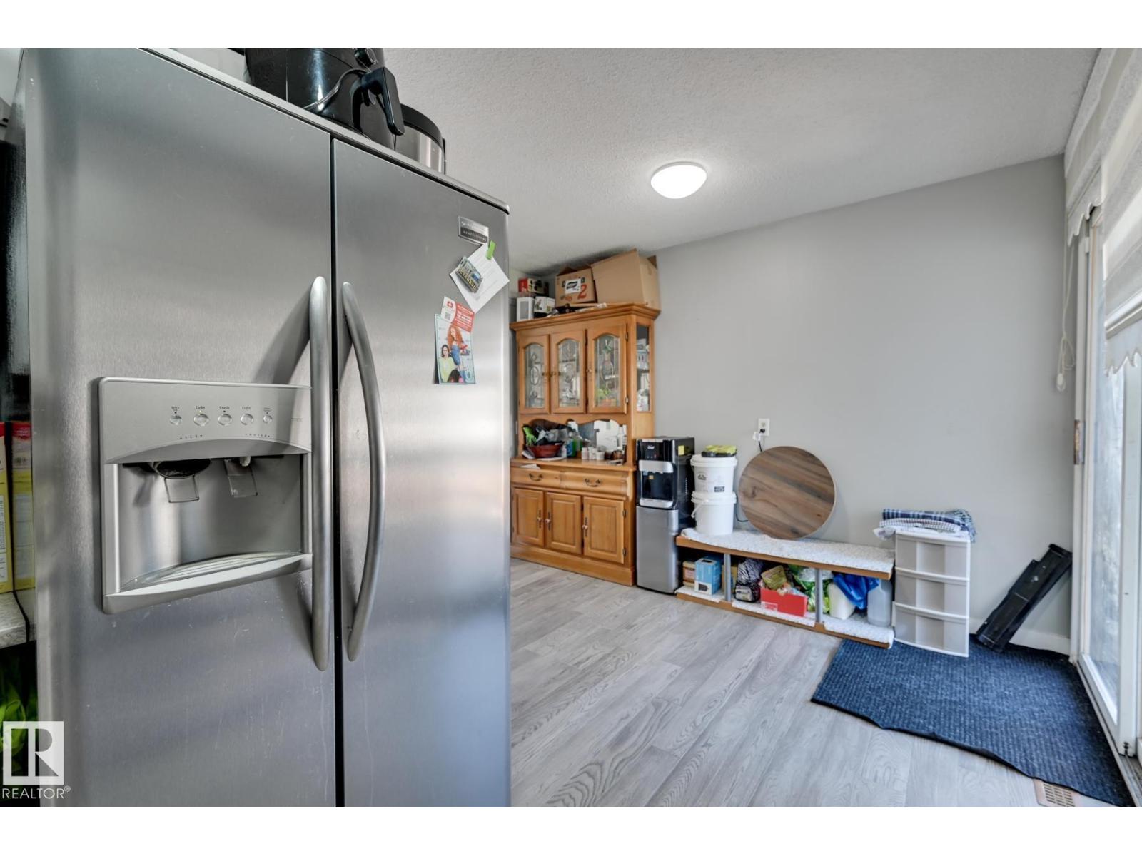 4628 37 AV NW