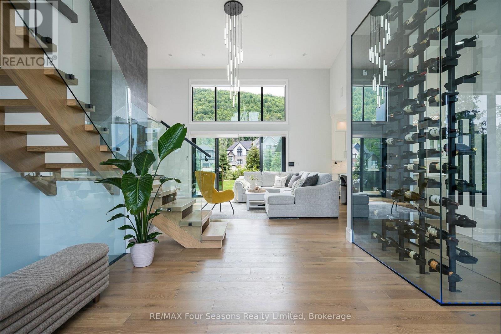 118 BARTON BOULEVARD
