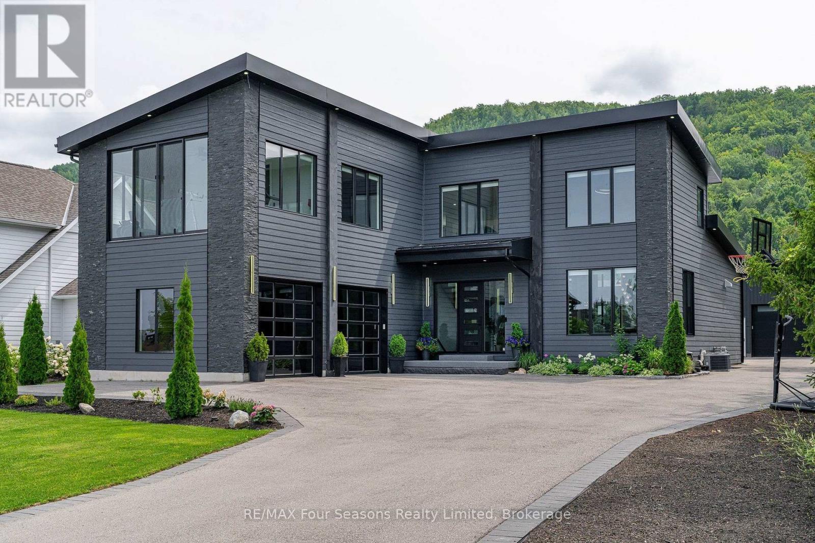 118 BARTON BOULEVARD