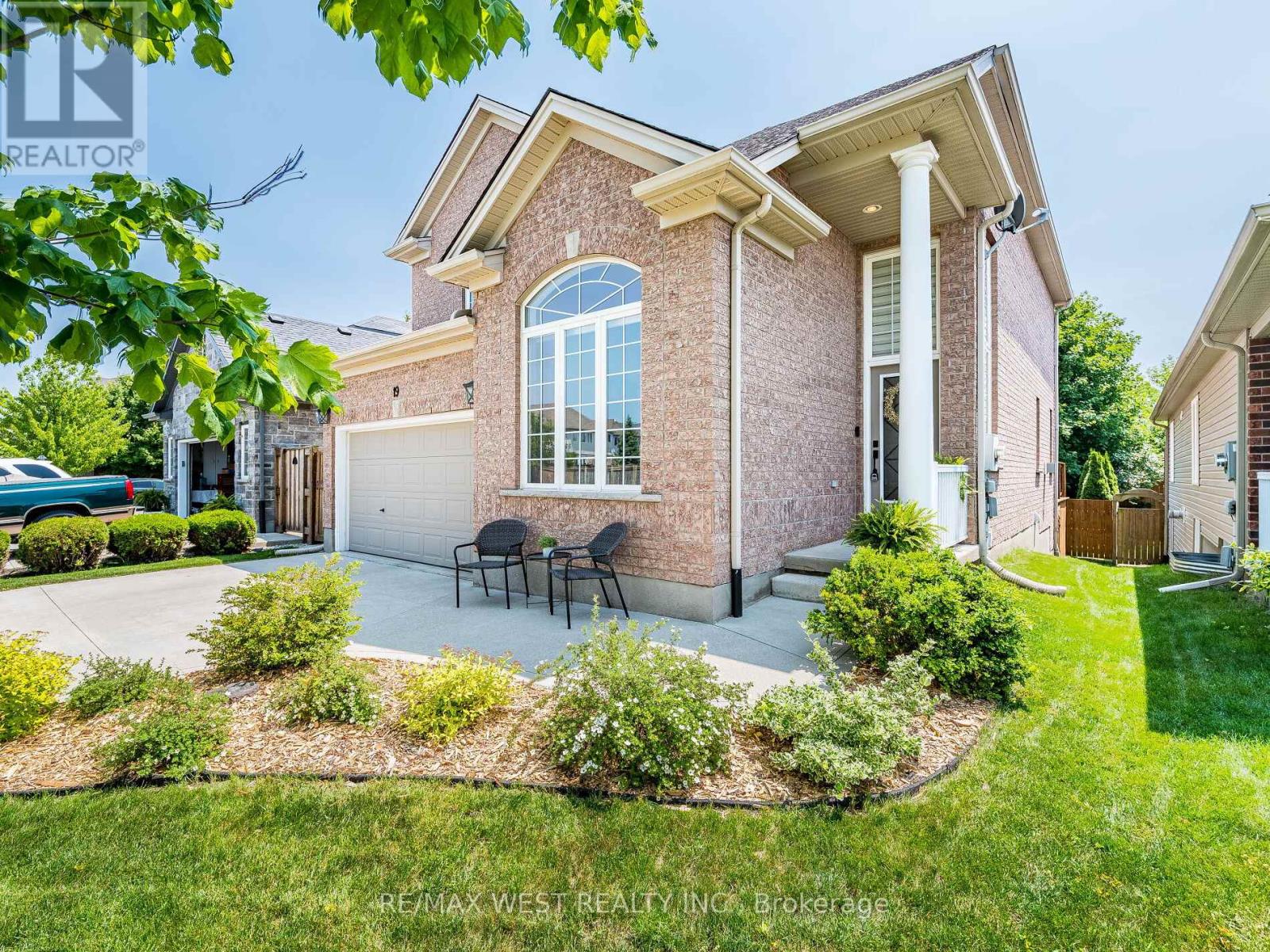 19 BOWEN DRIVE