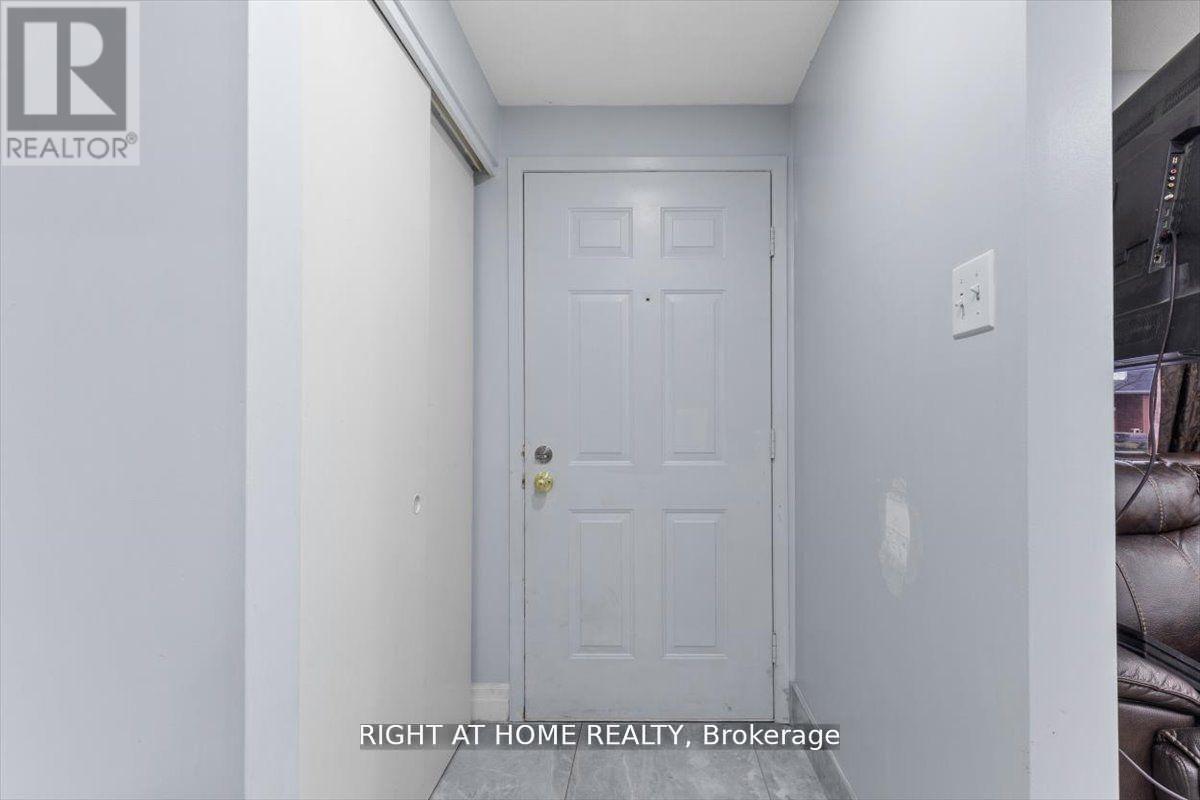 275 TAGGE CRESCENT
