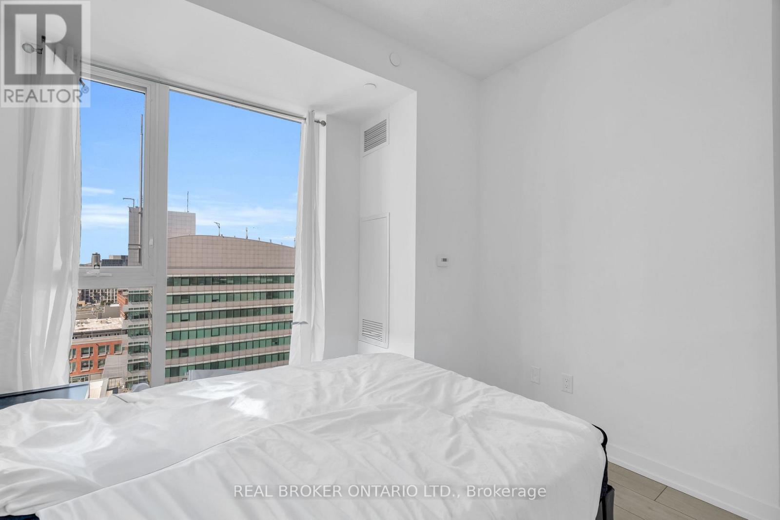 1210 - 55 DUKE STREET W