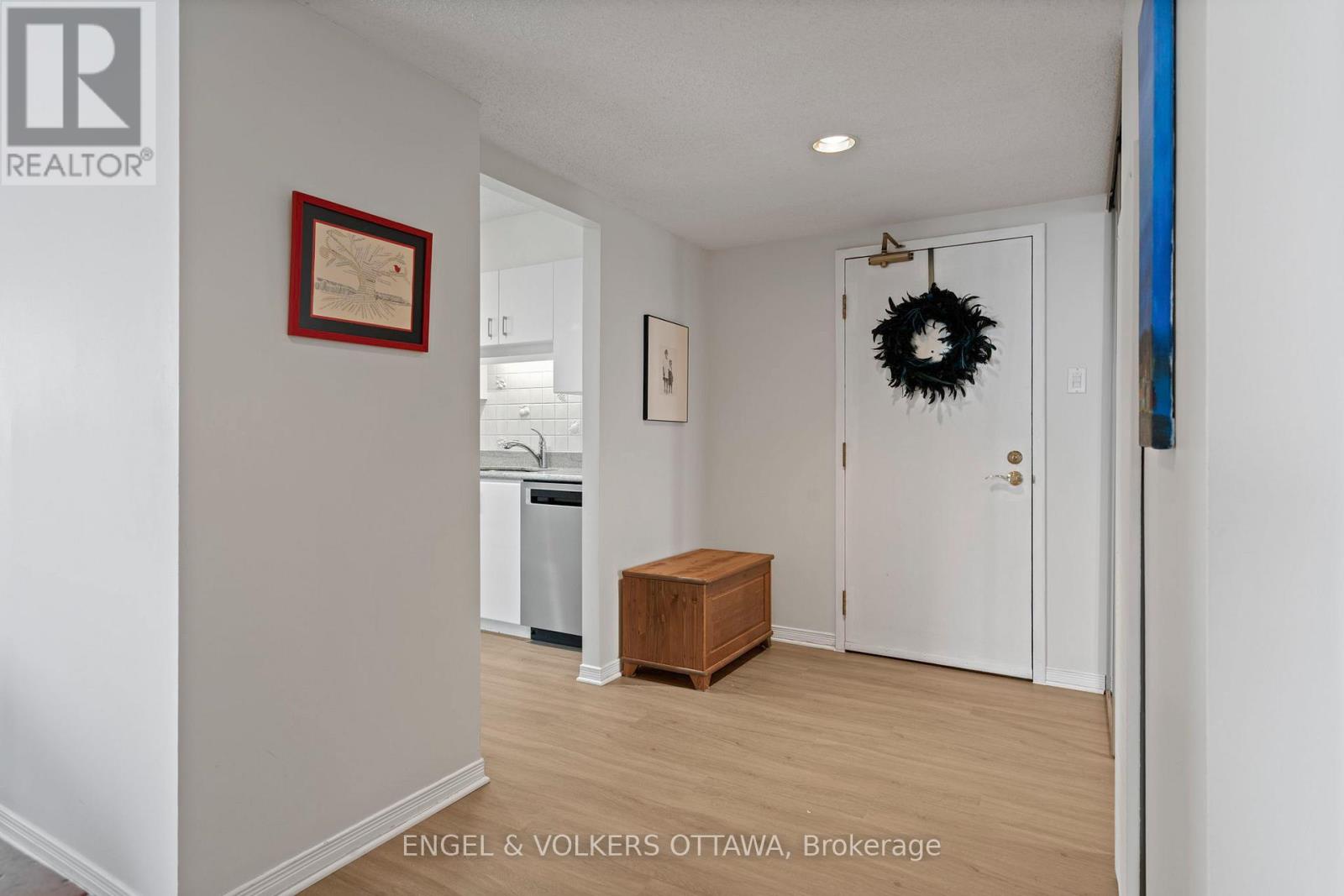 609 - 215 PARKDALE AVENUE