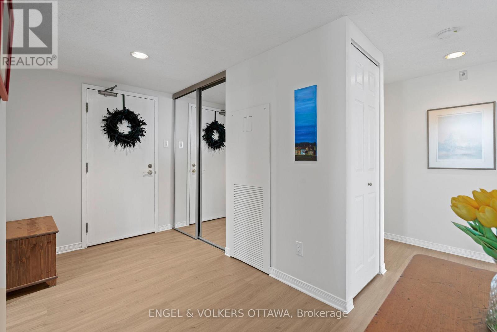 609 - 215 PARKDALE AVENUE