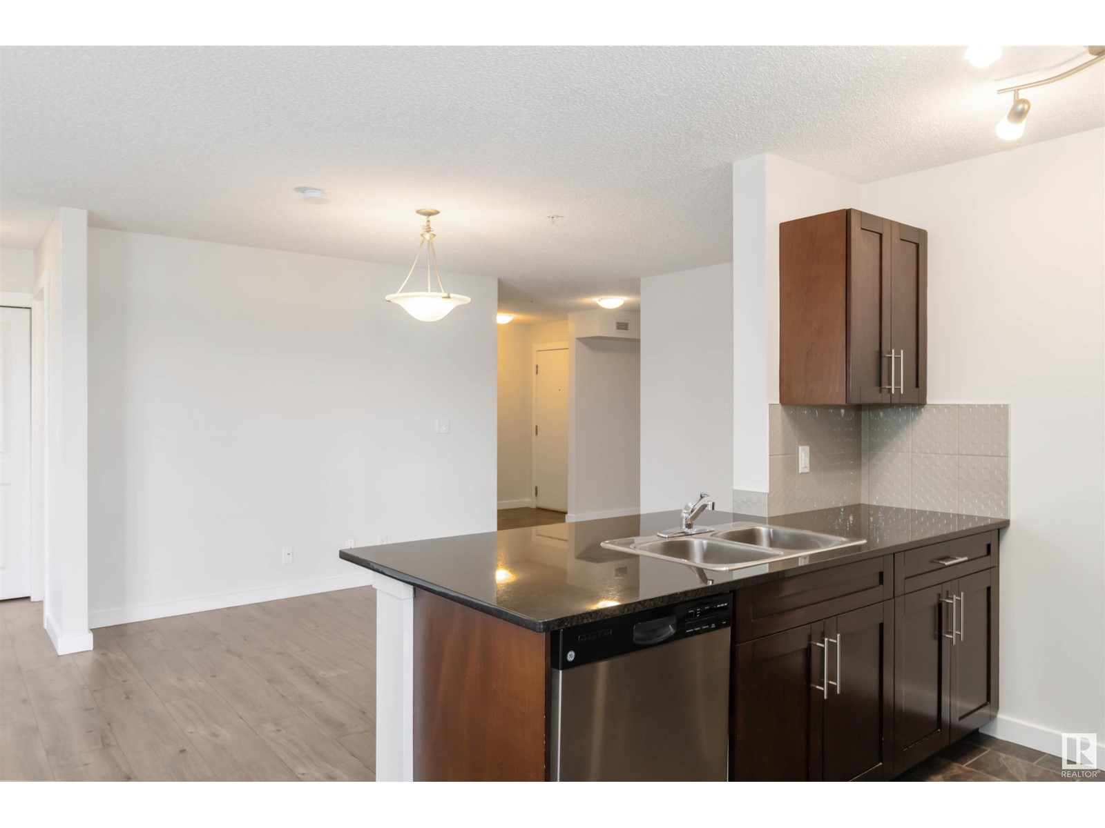 #301 5810 MULLEN PL NW