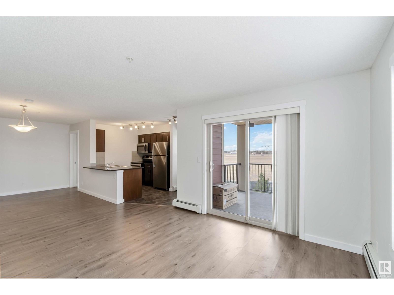 #301 5810 MULLEN PL NW