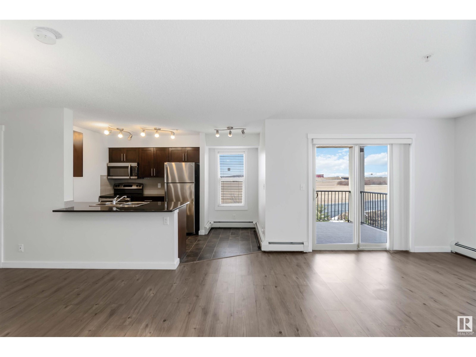 #301 5810 MULLEN PL NW