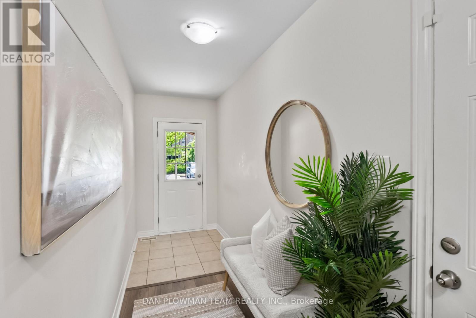 14 - 285 FINCH AVENUE