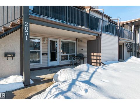 2031 SADDLEBACK RD NW Edmonton AB T6J4T4
