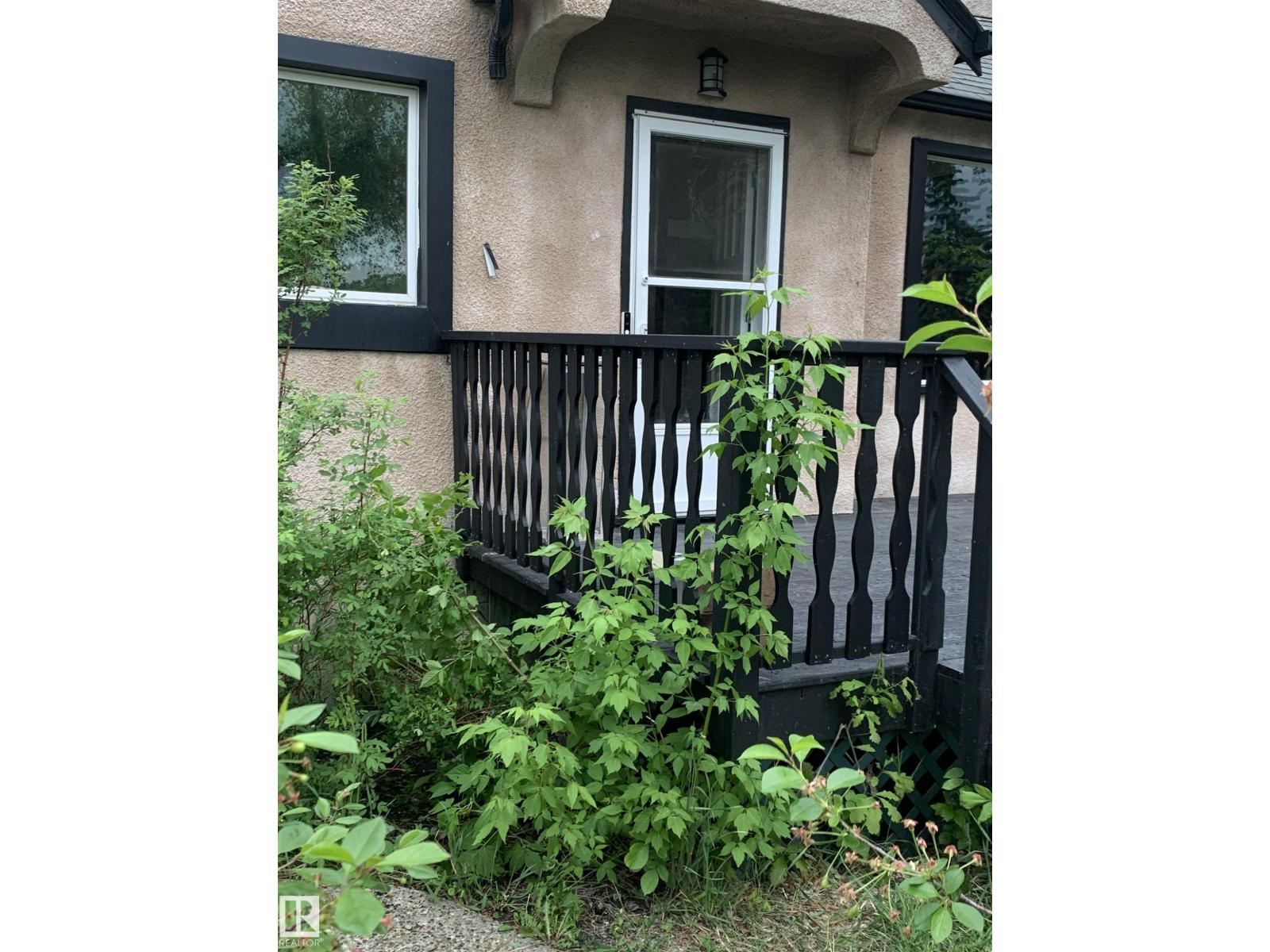 11842 93 ST NW