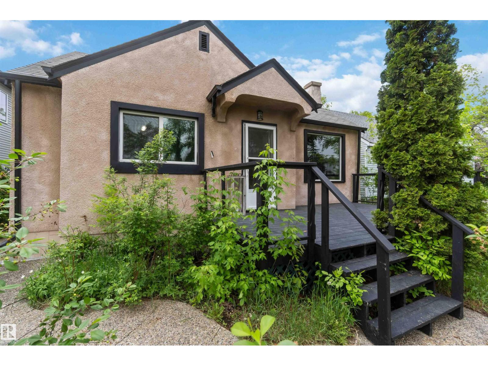 11842 93 ST NW
