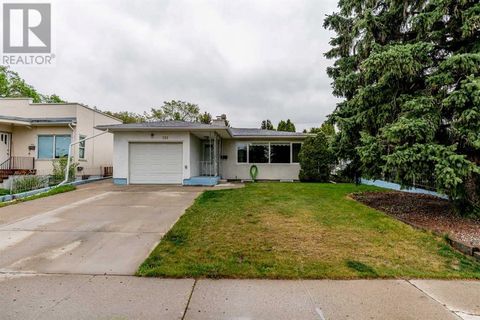 733 4 Street S Lethbridge AB T1J2A7