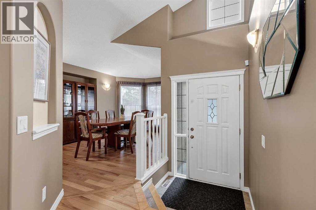 10 Strathlea Grove SW