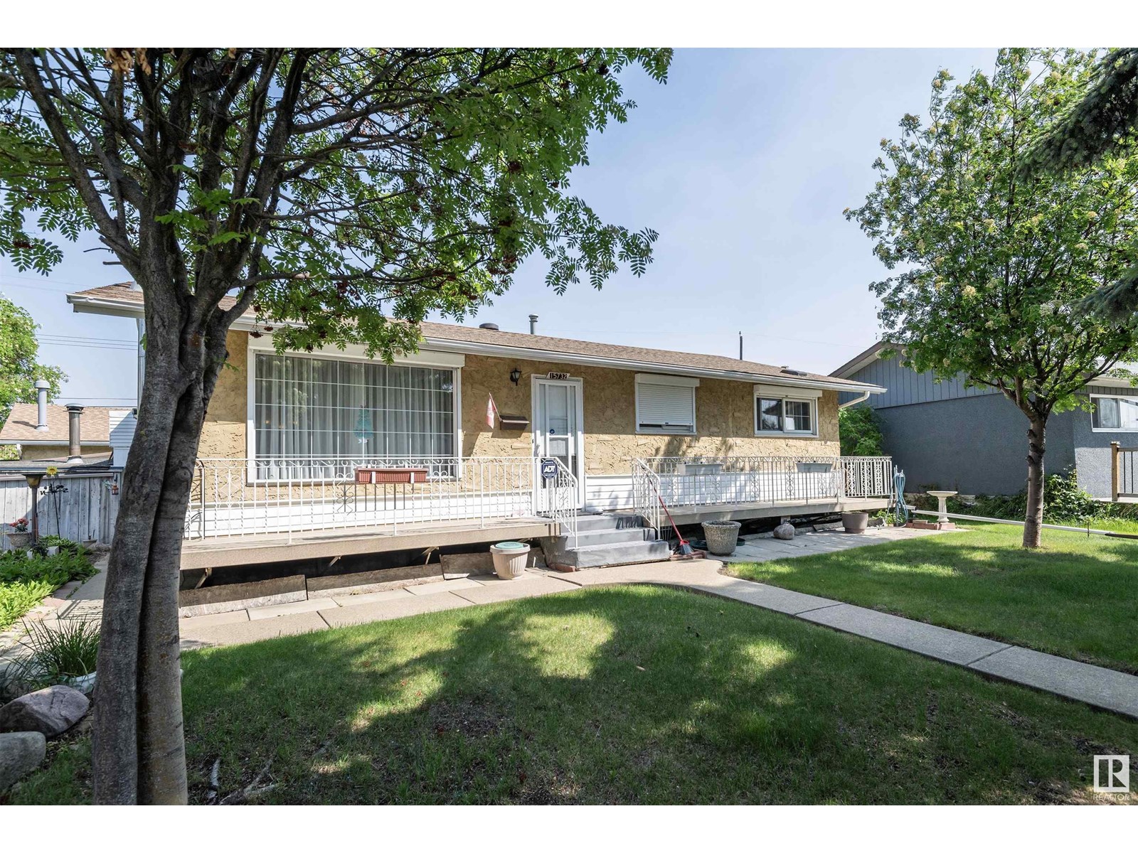 15732 86 AV NW