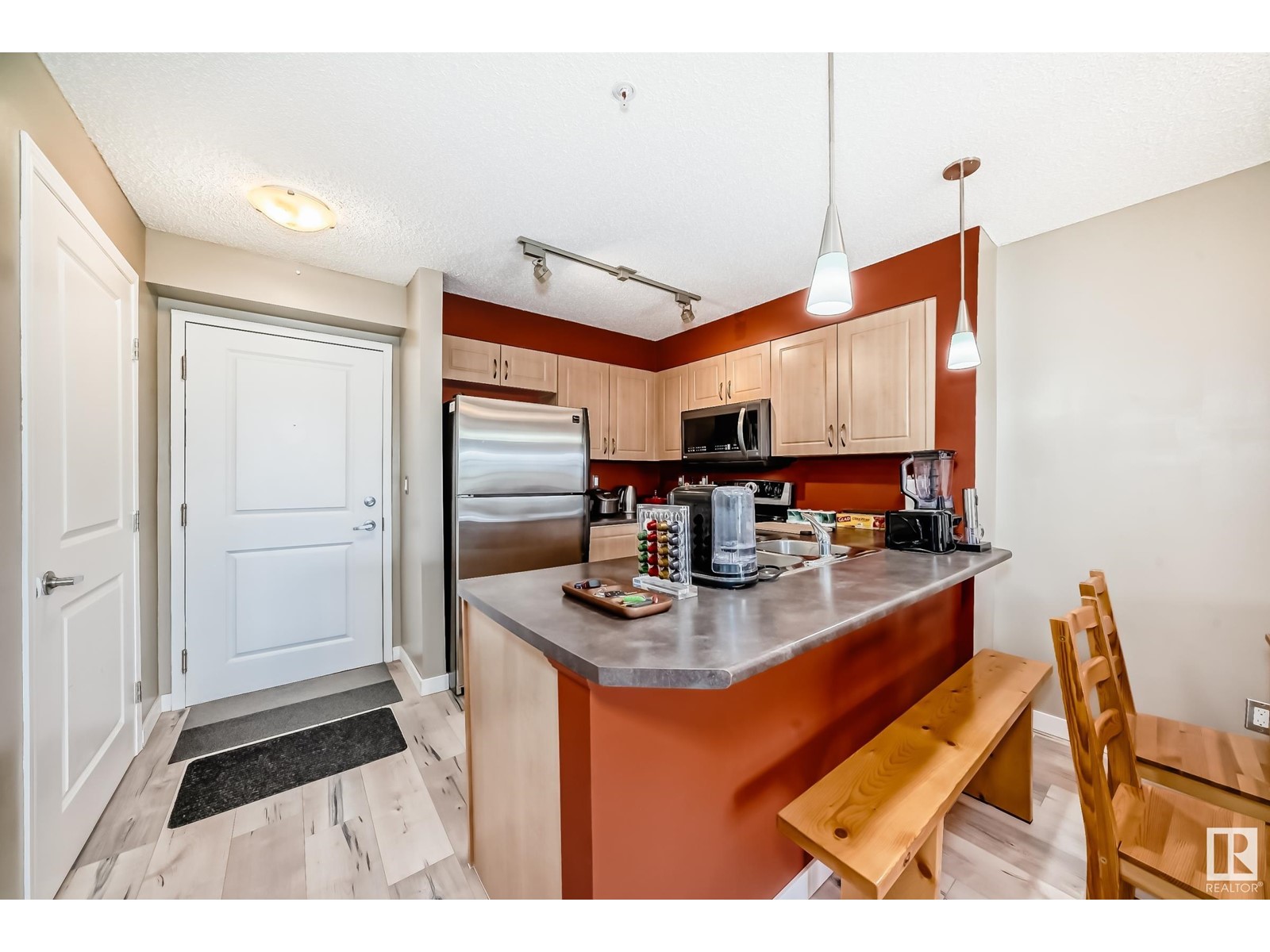 #305 11453 ELLERSLIE RD SW