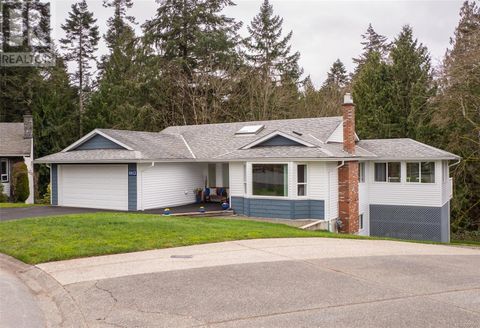1813 Pastel Cres Central Saanich BC V8M1N6