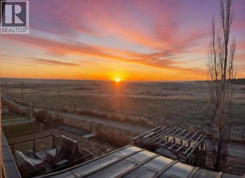 84 Sherwood Rise NW Calgary AB T3R1P5