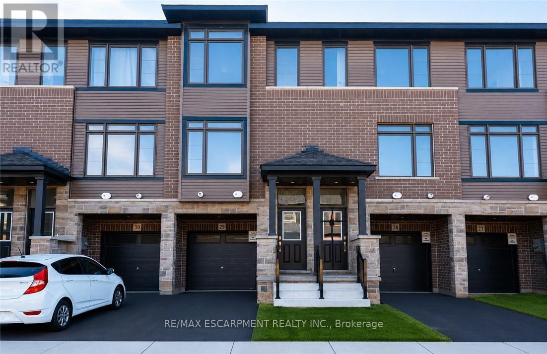 Photo 1 of 26 — 29 - 120 COURT DRIVE Unit 29, Brant (Paris), ON N3L0N2
