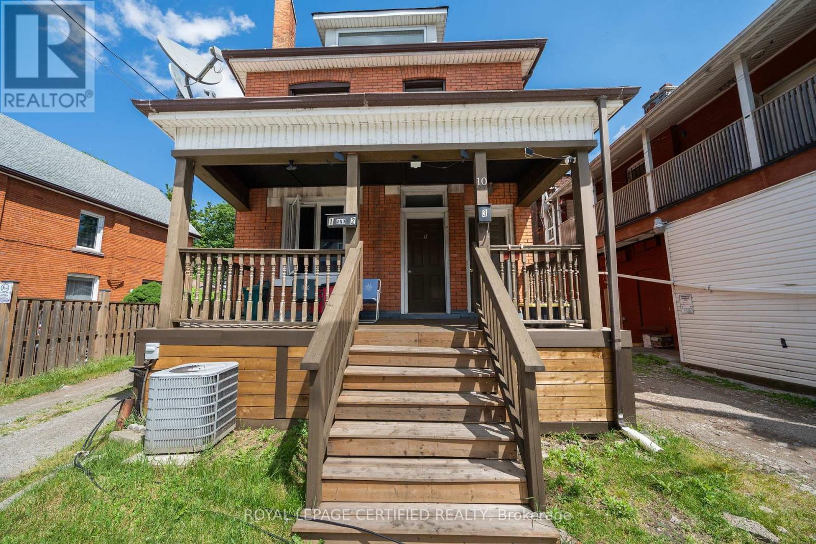 10 FAIRLEIGH AVENUE N