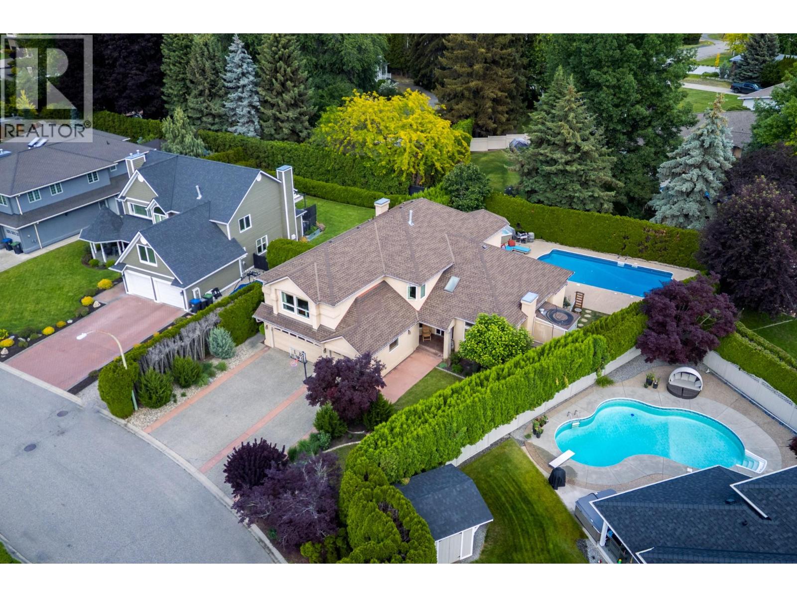 492 Carona Crescent