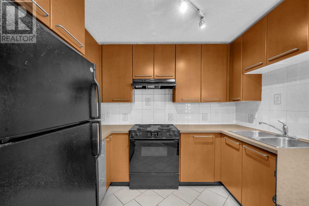 312, 35 Richard Court SW