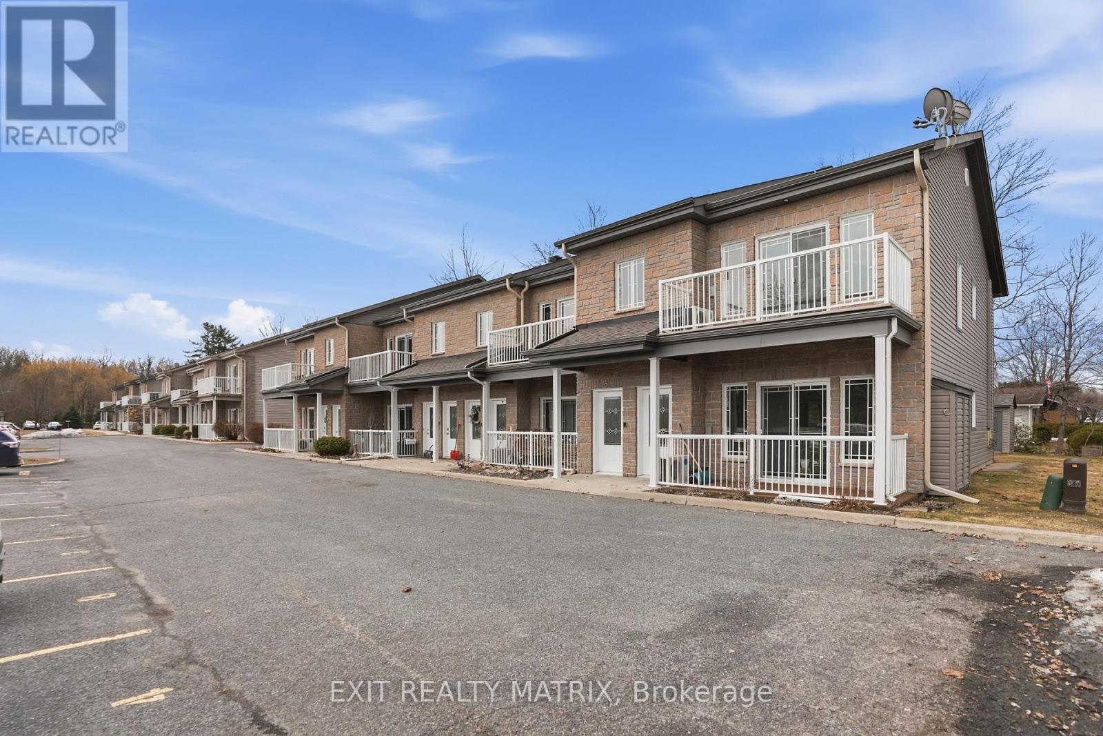 4 - 20 VALAIN STREET - Photo 3